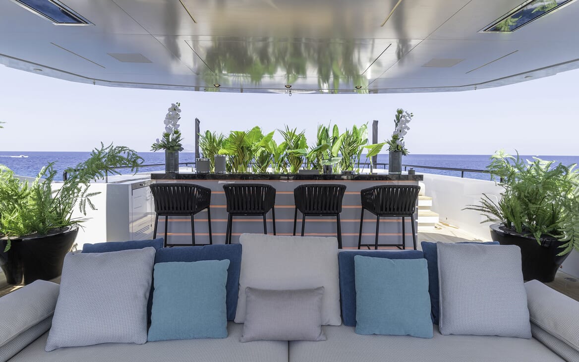 Motor Yacht LEL Sun Deck Seating